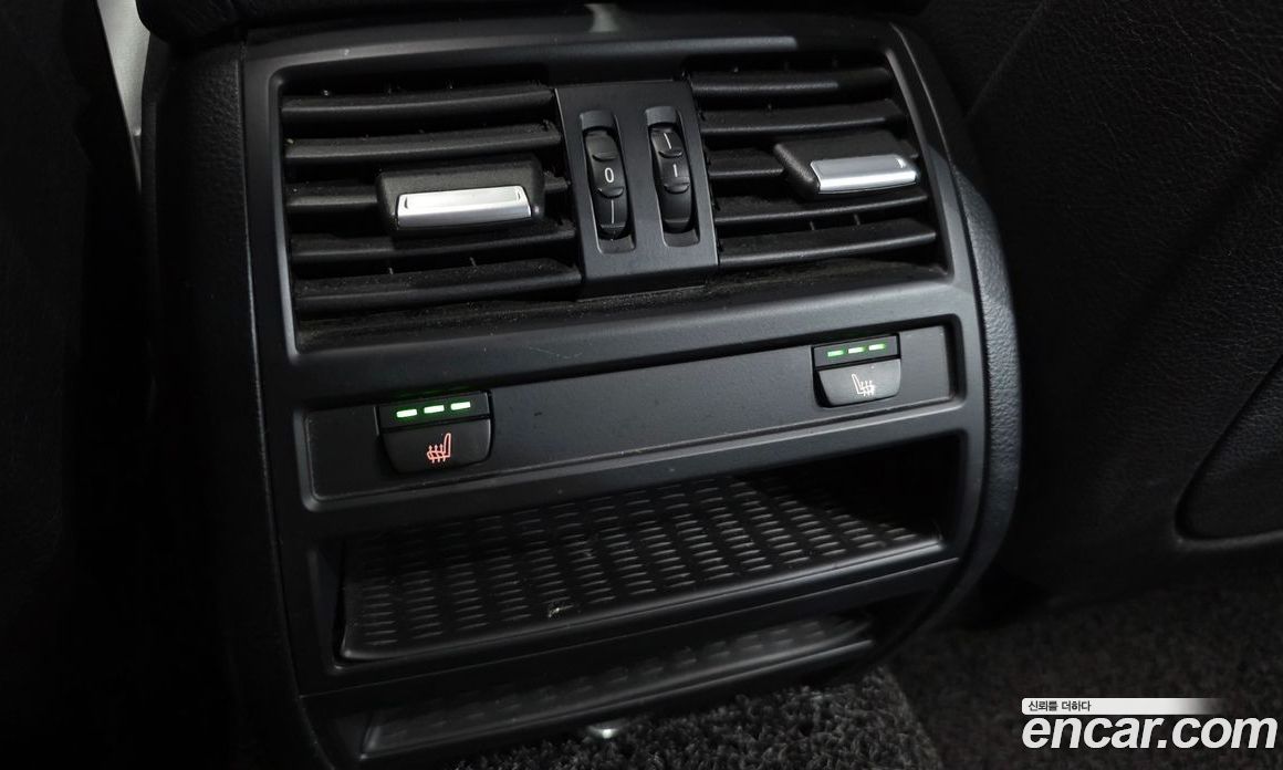 BMW 5-Series (F10) фото 18