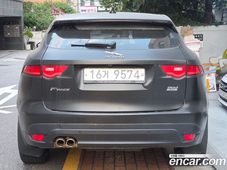 Jaguar F-PACE фото 5
