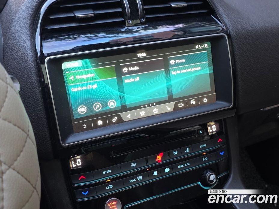 Jaguar F-PACE фото 13