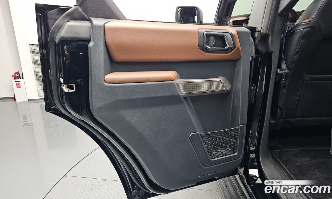 Ford Bronco 6th Gen фото 25