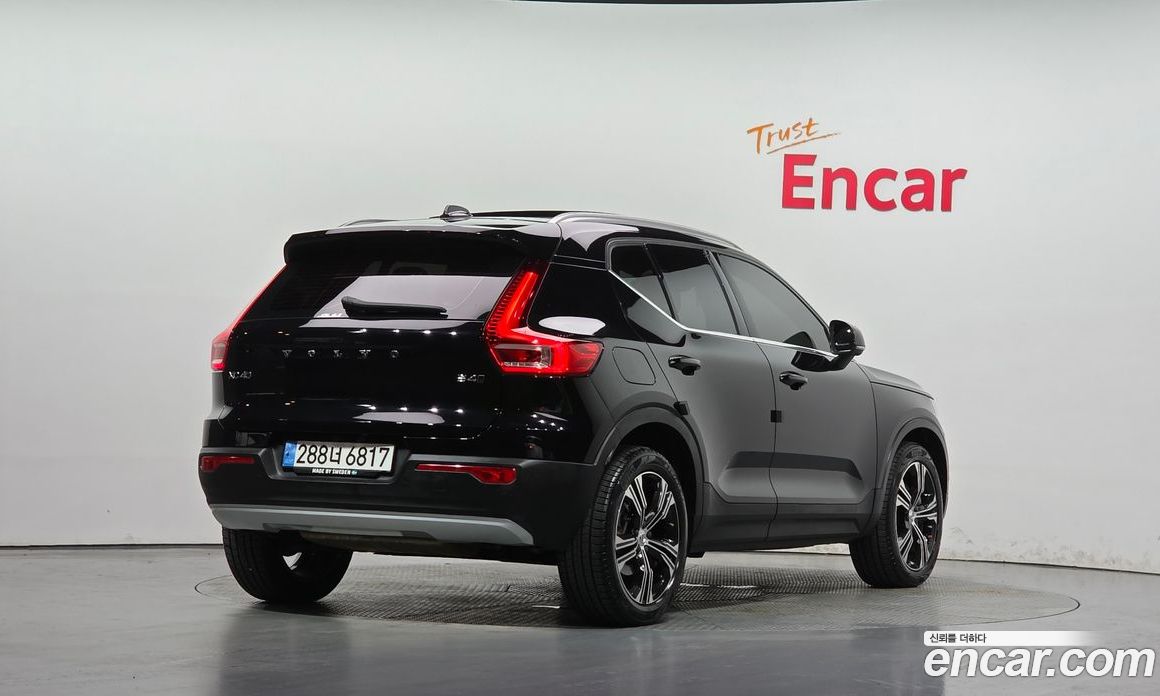 Volvo XC40 фото 2