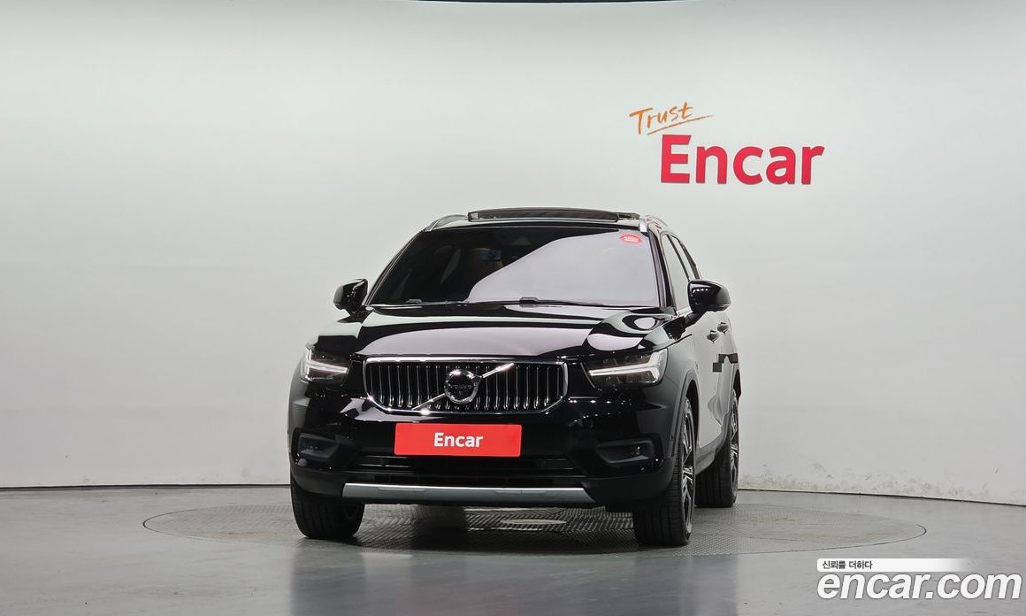 Volvo XC40 фото 3