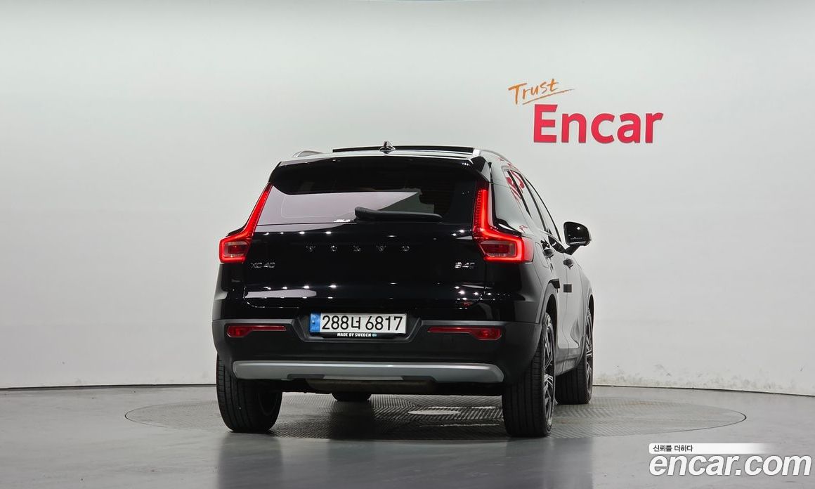 Volvo XC40 фото 4