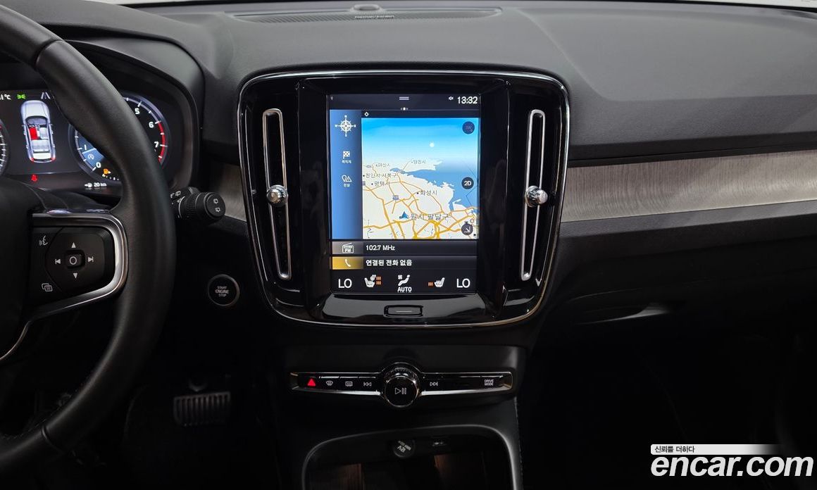 Volvo XC40 фото 13