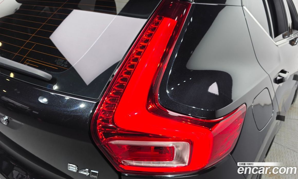 Volvo XC40 фото 23