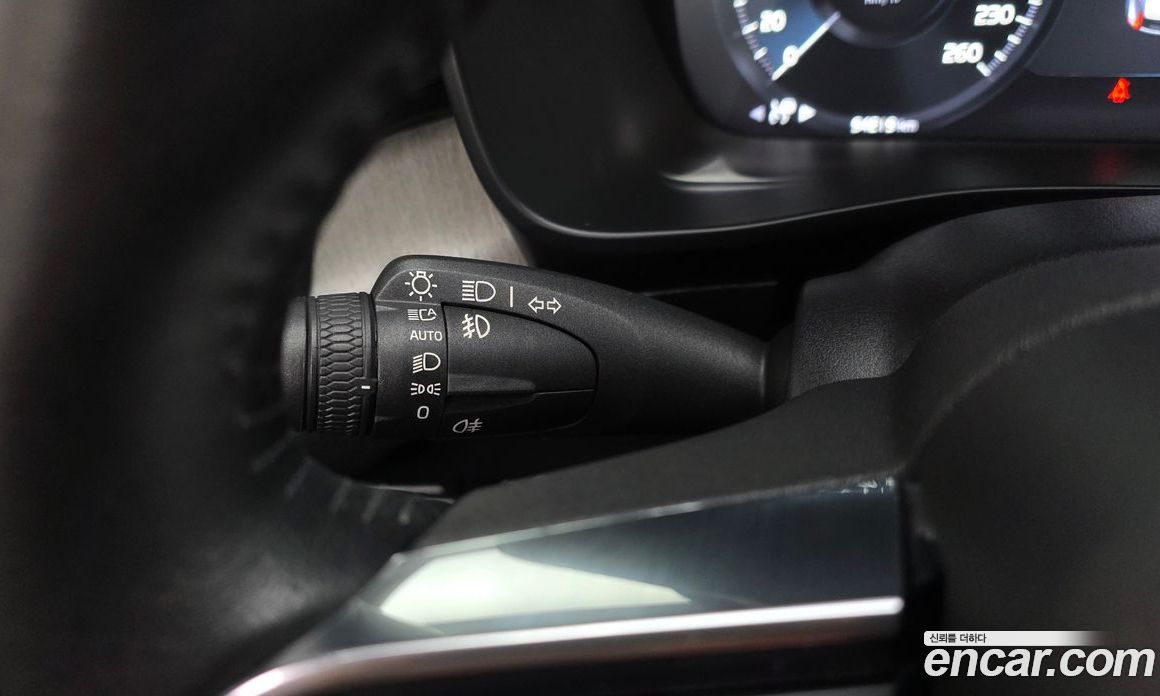 Volvo XC40 фото 29