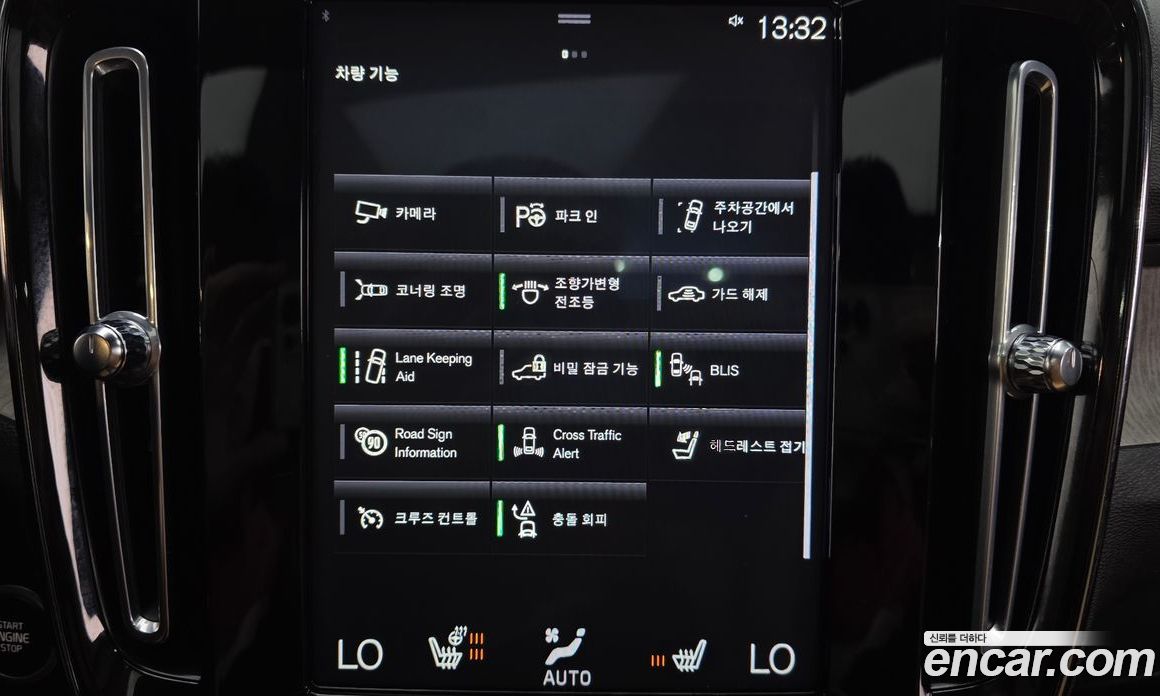 Volvo XC40 фото 32