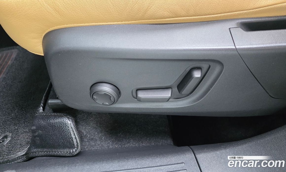 Volvo XC40 фото 33
