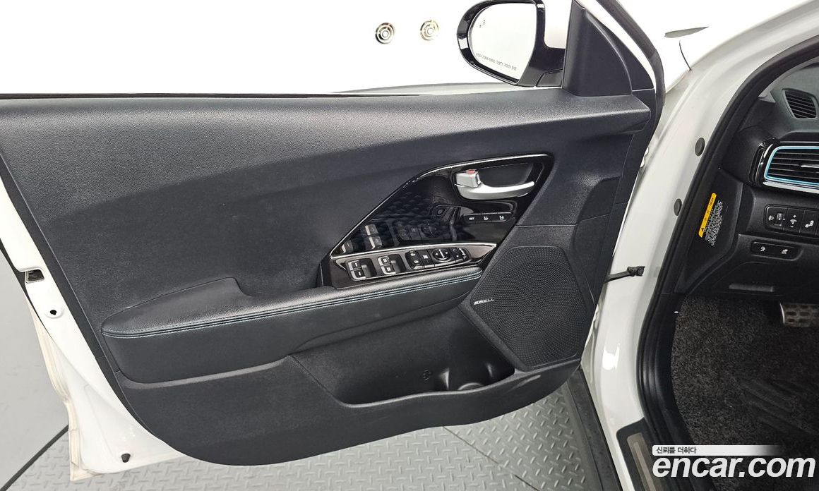 Kia Niro EV фото 24
