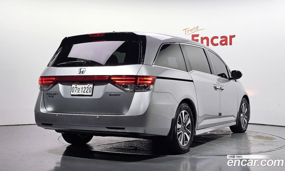 Honda Odyssey фото 2