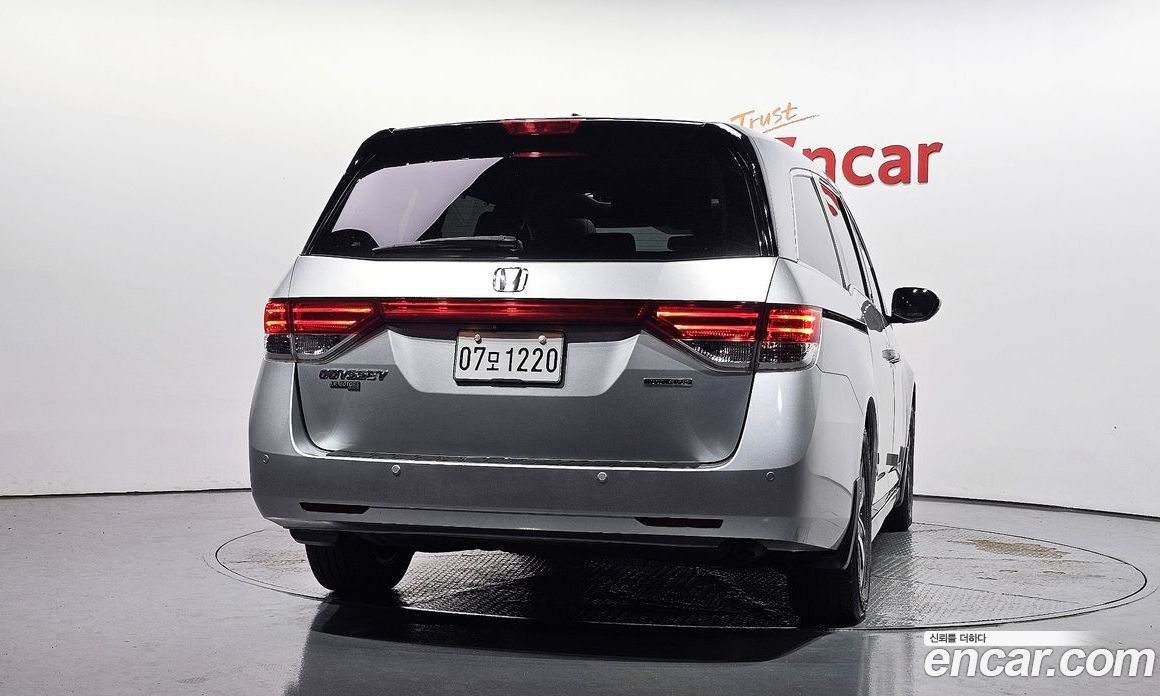 Honda Odyssey фото 4