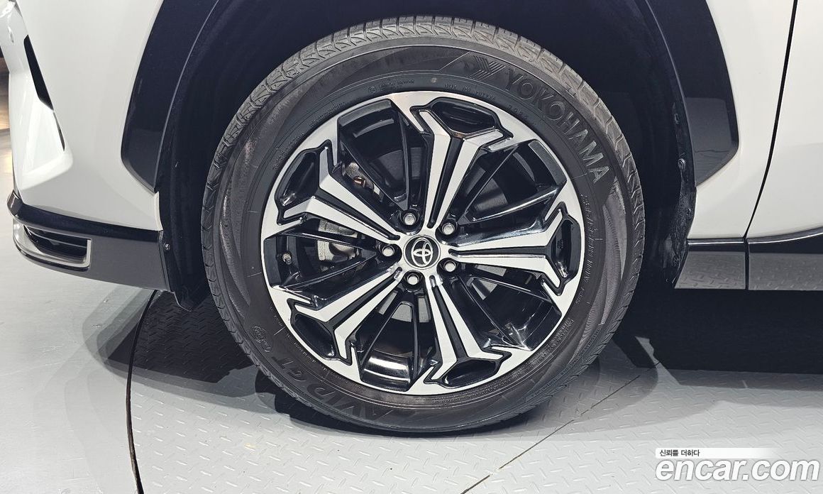 Toyota RAV4 5th Gen фото 5