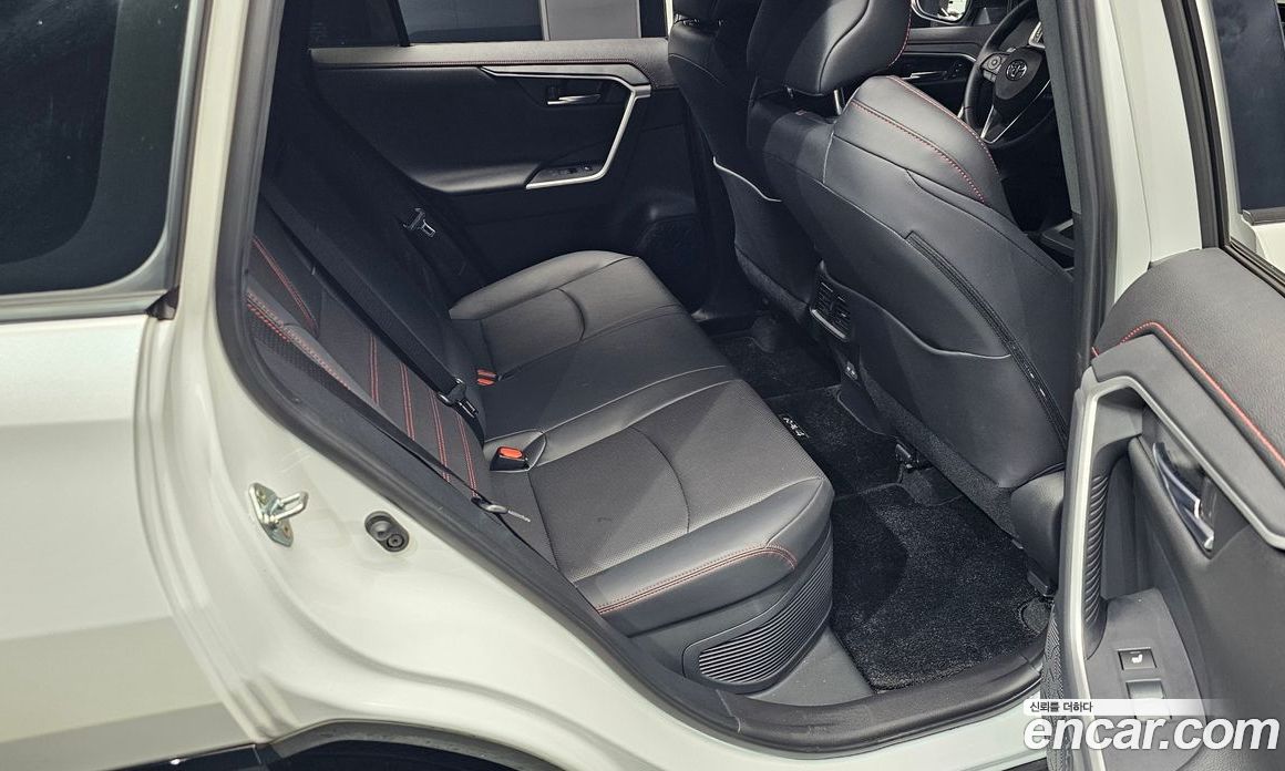 Toyota RAV4 5th Gen фото 11
