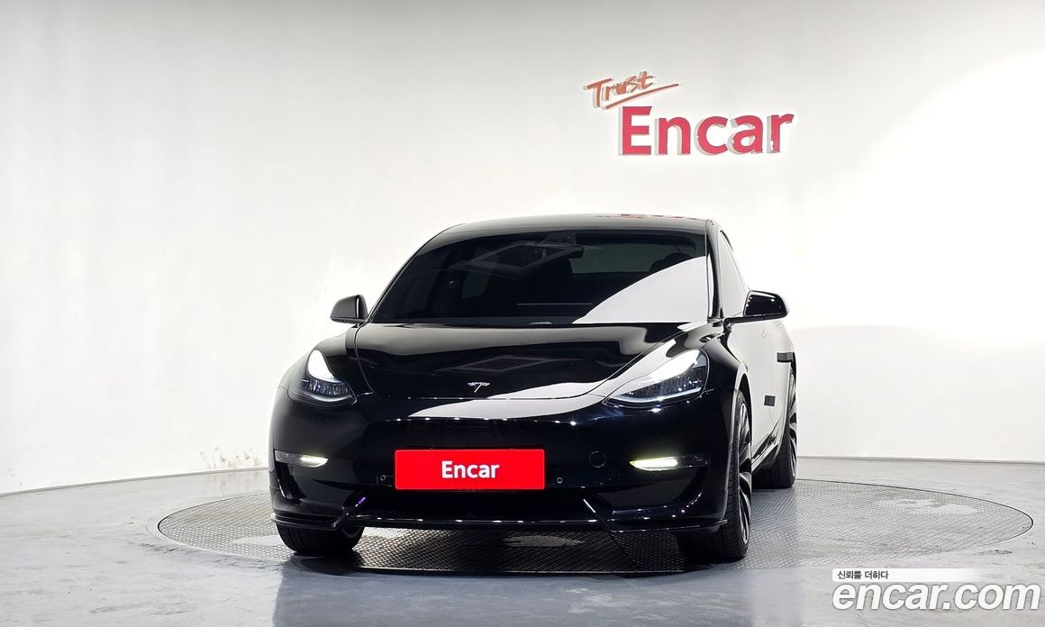 Tesla Model 3 фото 3