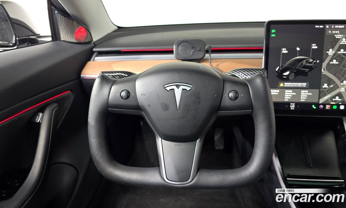 Tesla Model 3 фото 14