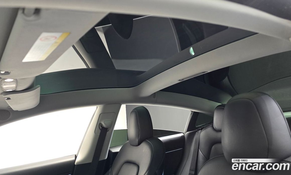 Tesla Model 3 фото 16