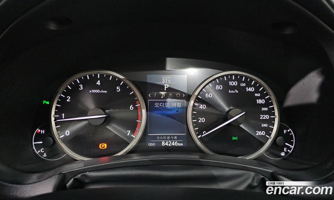 Lexus NX200t фото 8