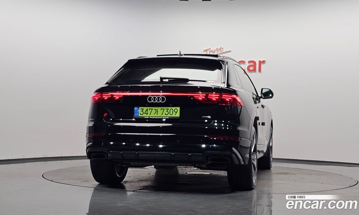 Audi Q8 (4M) фото 3