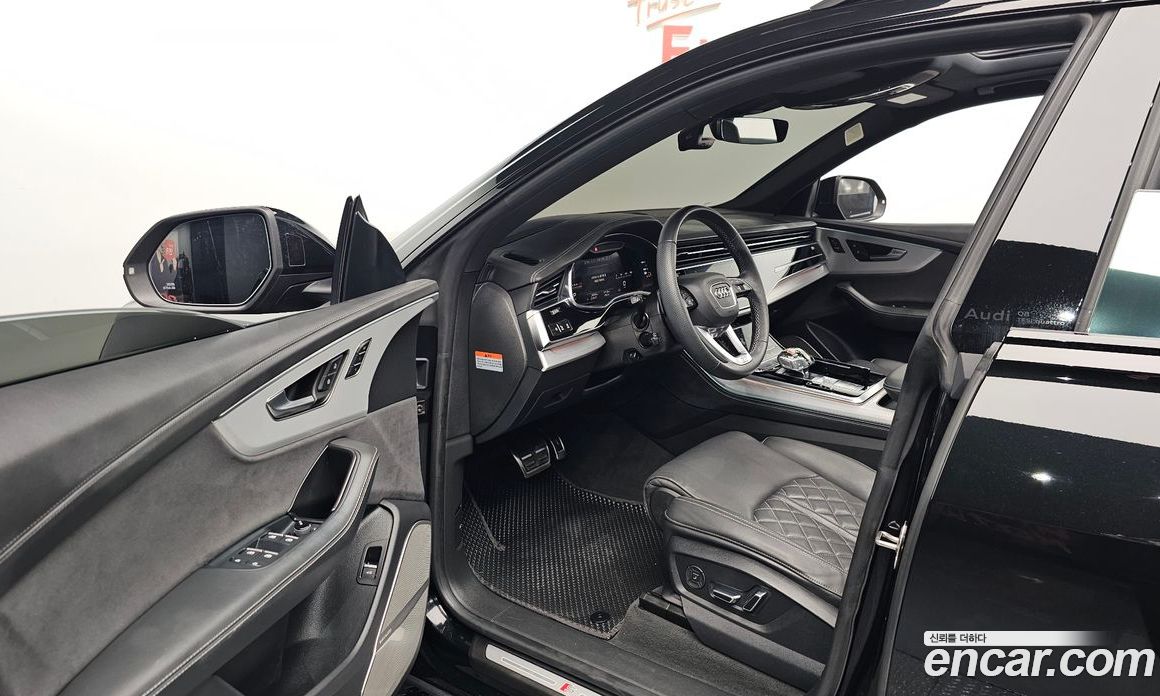 Audi Q8 (4M) фото 9