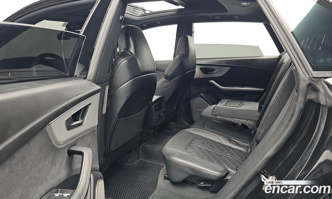 Audi Q8 (4M) фото 11