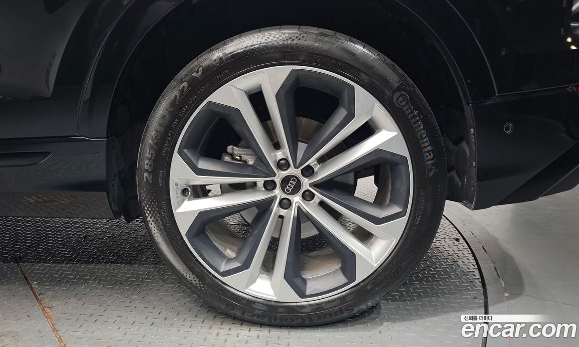 Audi Q8 (4M) фото 21