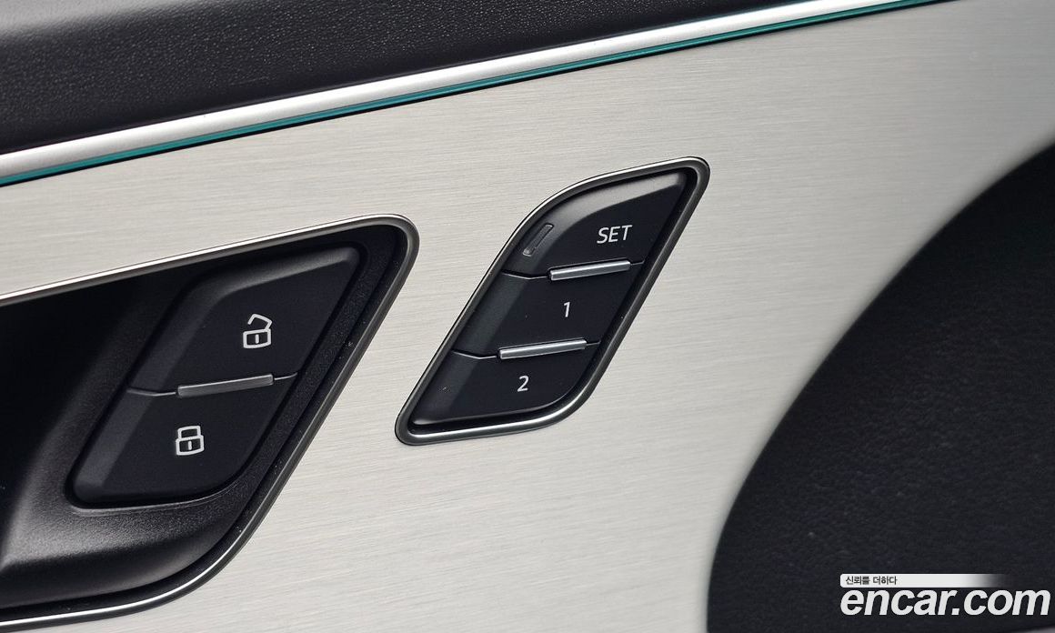 Audi Q8 (4M) фото 32