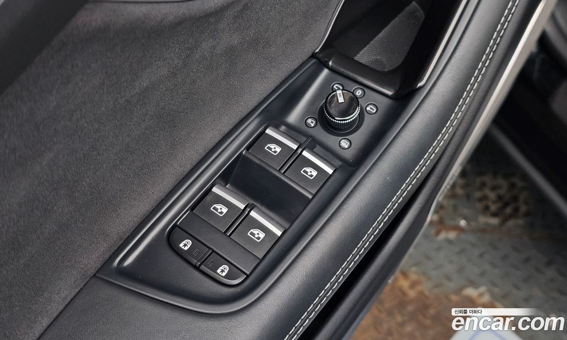 Audi Q8 (4M) фото 33