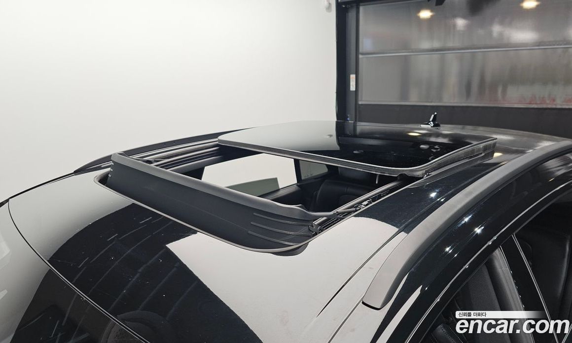 Audi Q8 (4M) фото 36