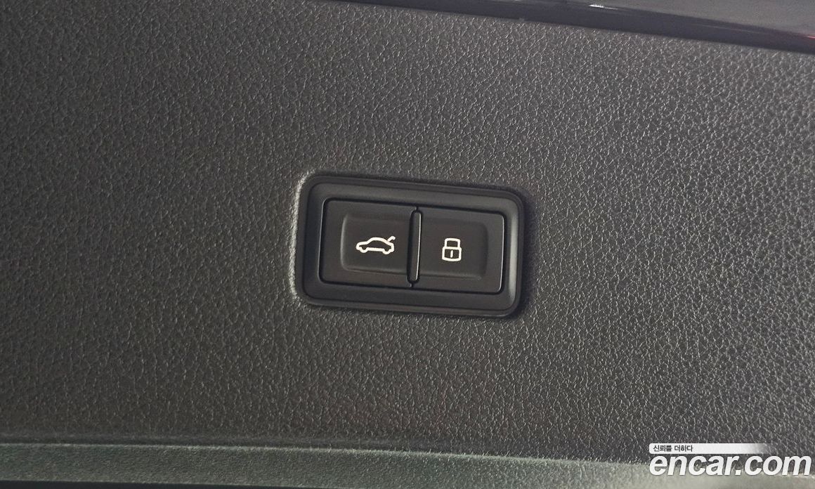 Audi Q8 (4M) фото 38