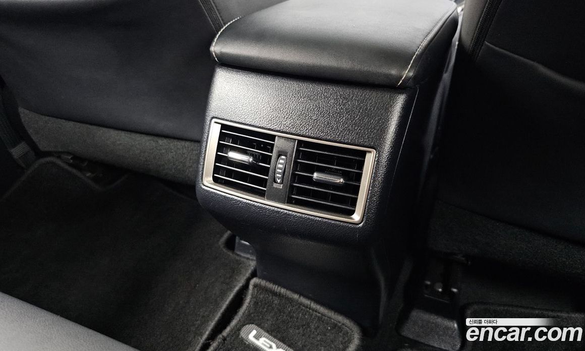Lexus NX300h фото 19