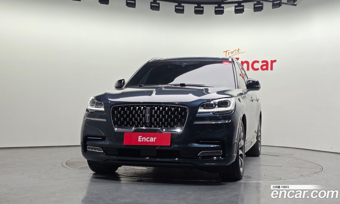 Lincoln Aviator 2nd Gen фото 3