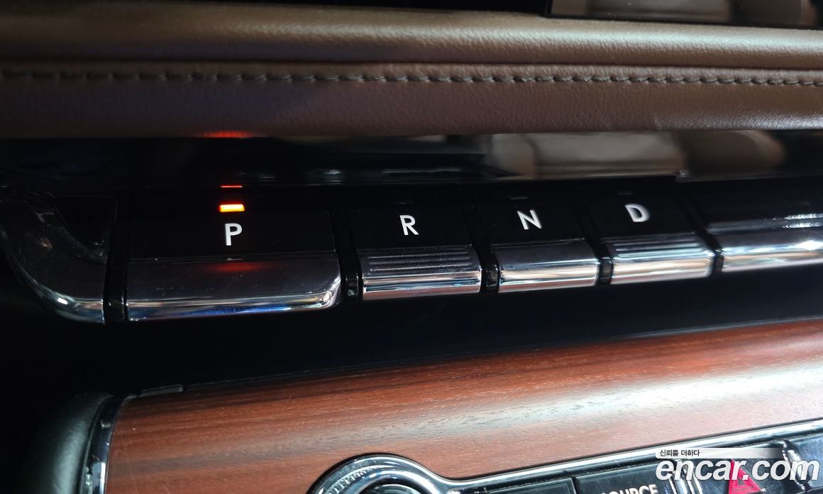 Lincoln Aviator 2nd Gen фото 9