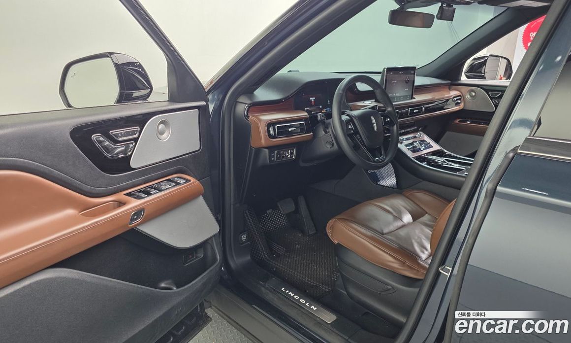 Lincoln Aviator 2nd Gen фото 10
