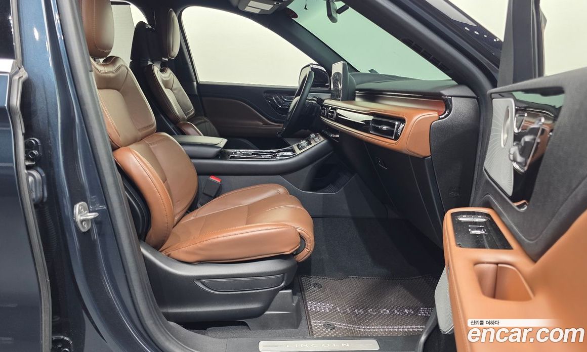 Lincoln Aviator 2nd Gen фото 11