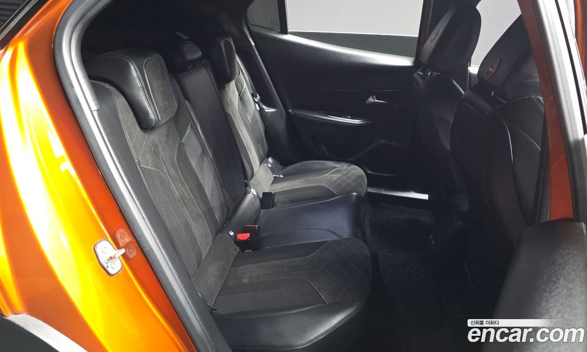 Peugeot 2008 2nd Gen фото 11
