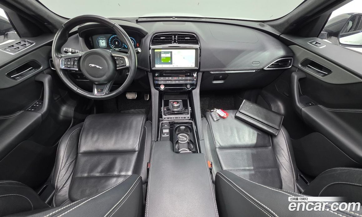 Jaguar F-PACE фото 7