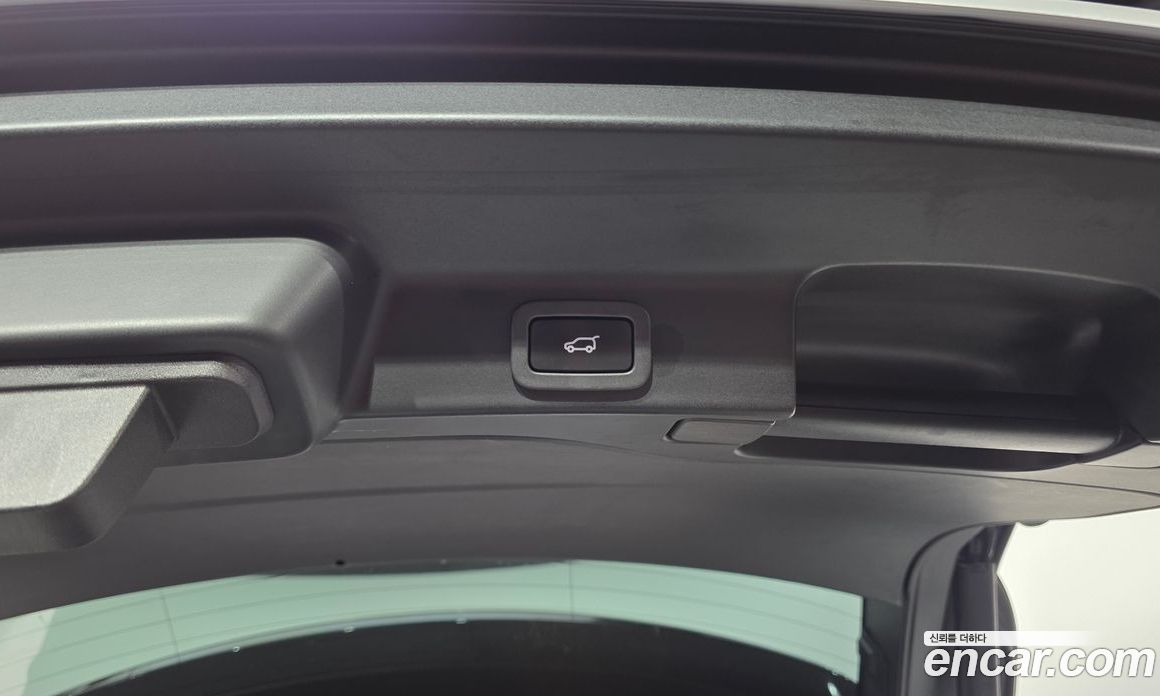 Jaguar F-PACE фото 17