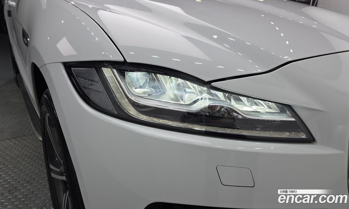 Jaguar F-PACE фото 22