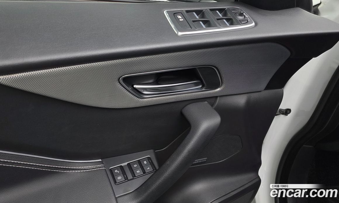 Jaguar F-PACE фото 29