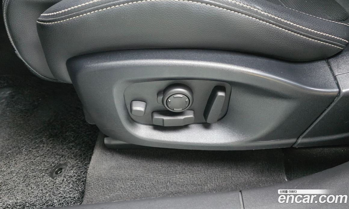 Jaguar F-PACE фото 31