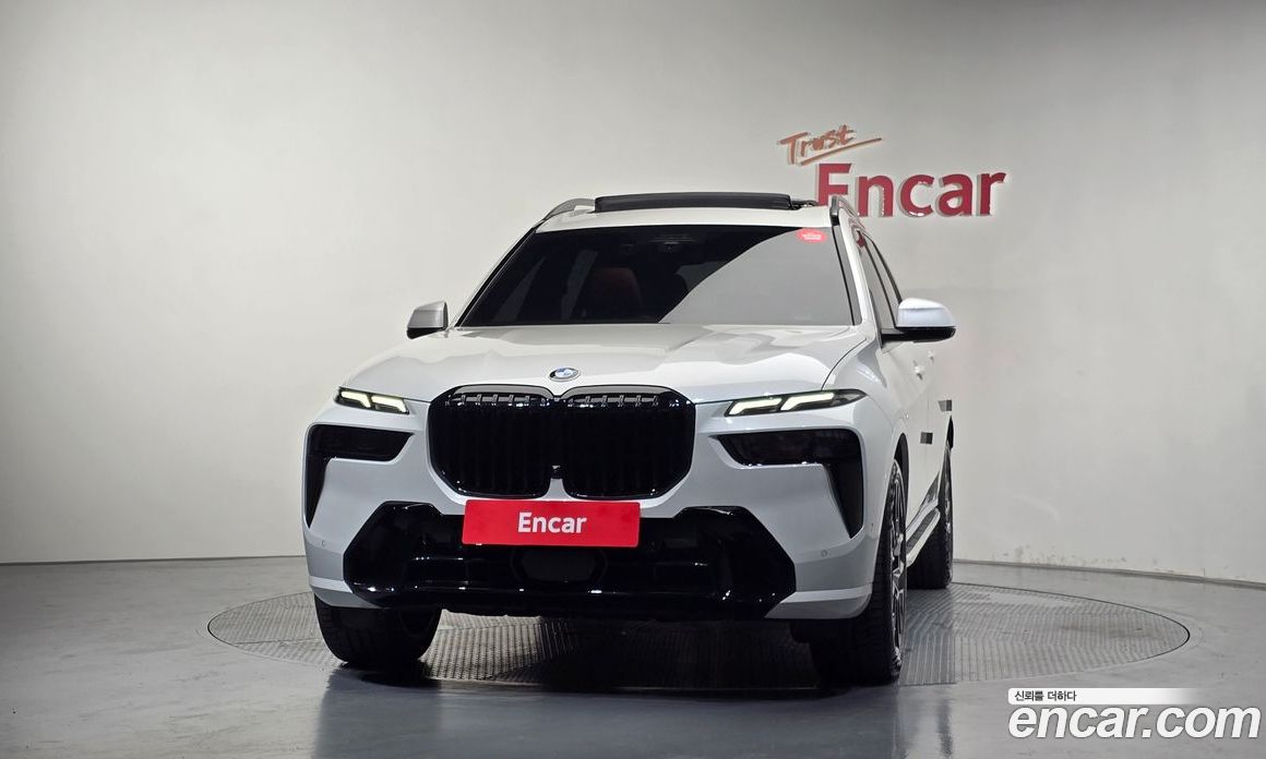 BMW X7 (G07) фото 3