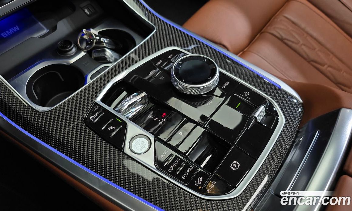 BMW X7 (G07) фото 9