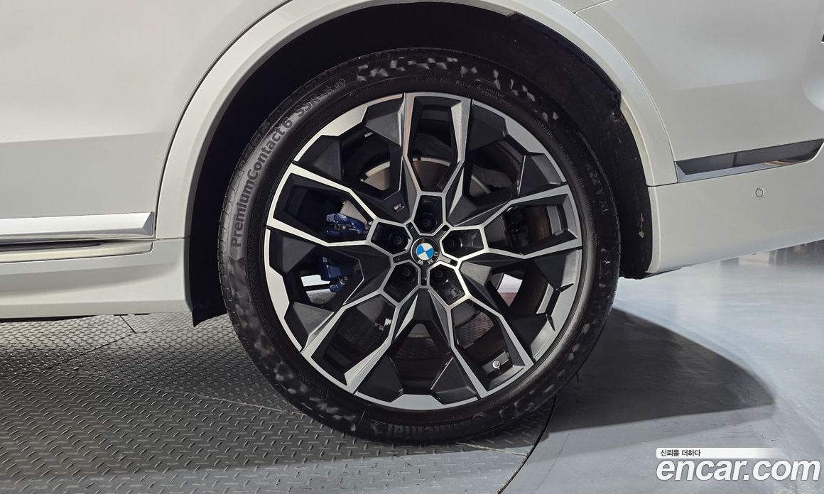 BMW X7 (G07) фото 21