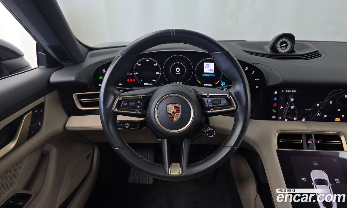 Porsche Taycan фото 13