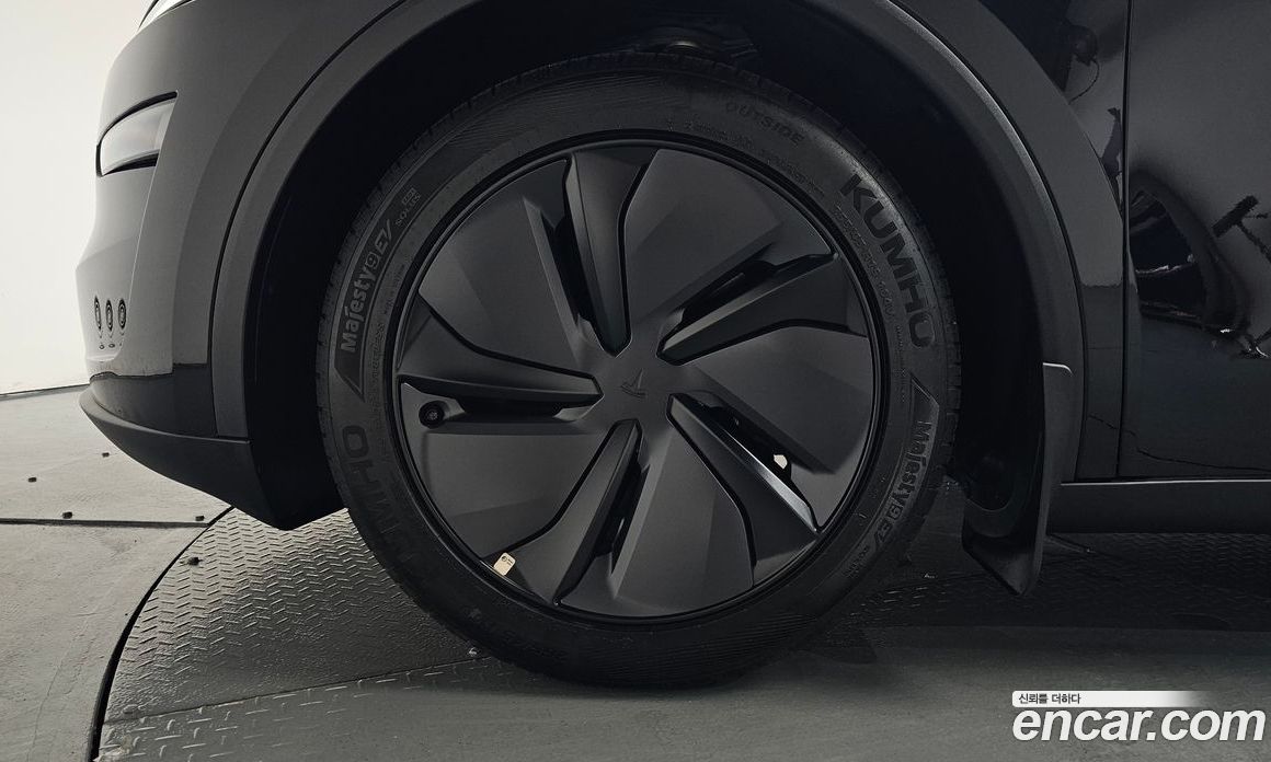 Tesla Model Y фото 4