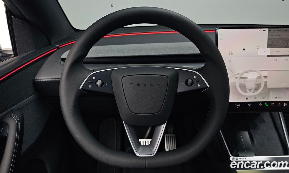 Tesla Model Y фото 12