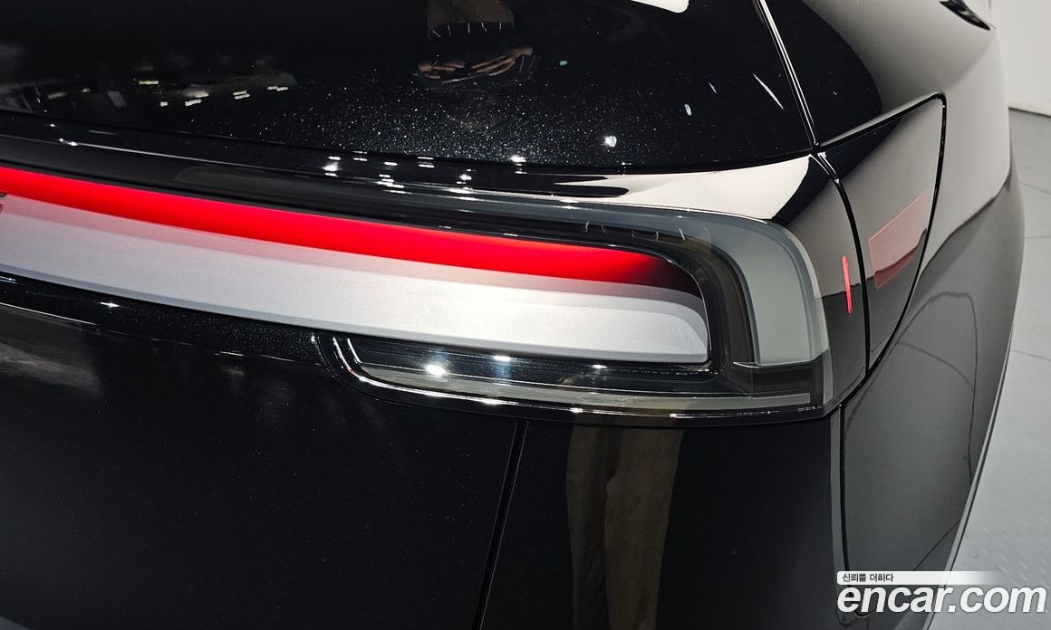 Tesla Model Y фото 23