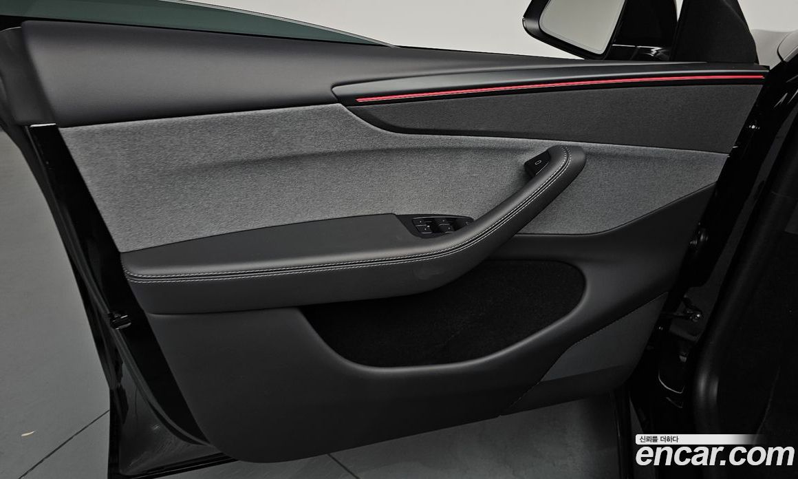 Tesla Model Y фото 24