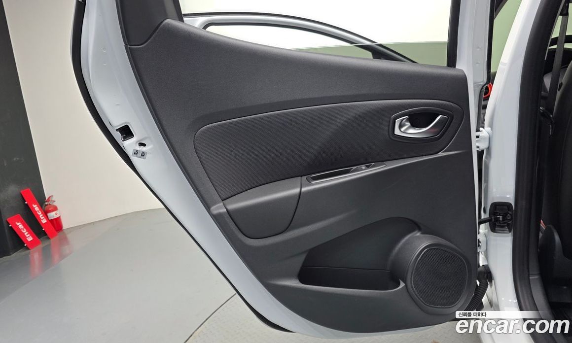 Renault Korea (Samsung) Clio фото 25