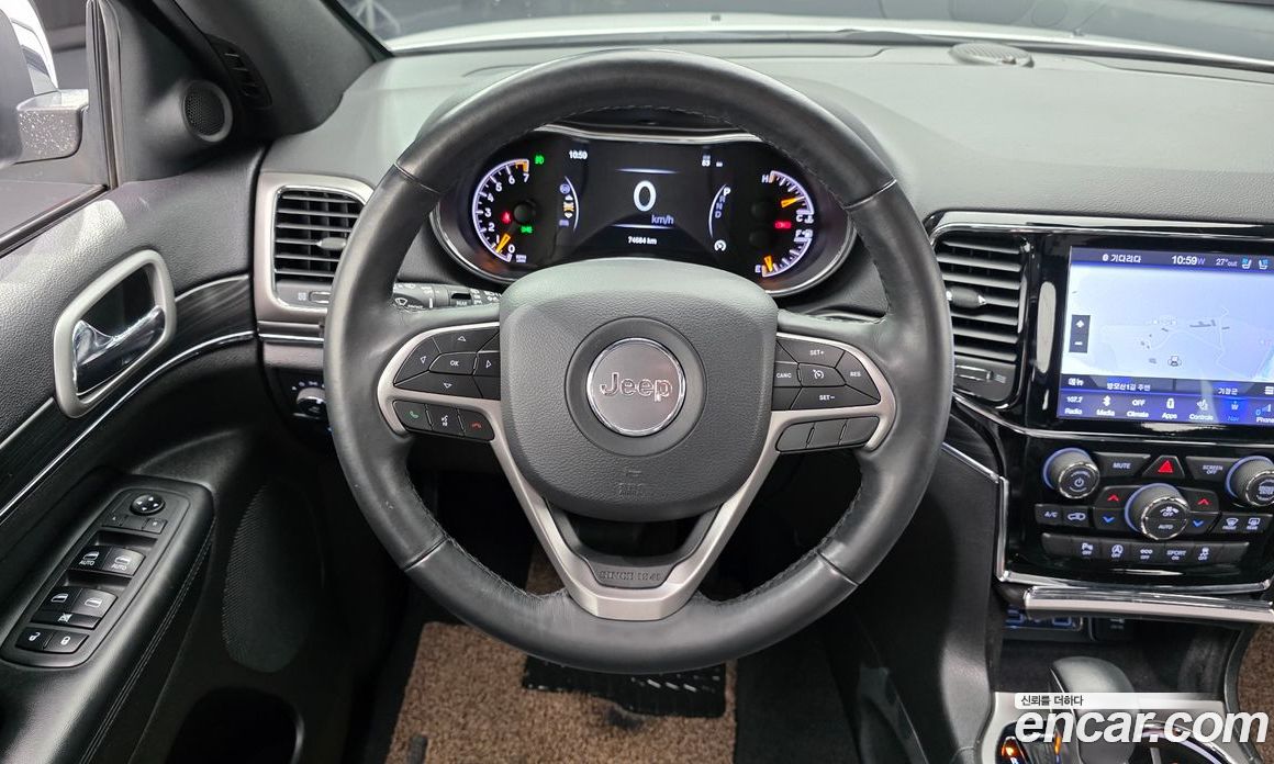 Jeep Grand Cherokee (WK) фото 12
